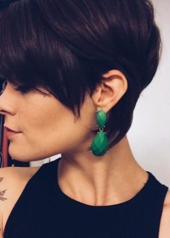 Стрижка «піксі» для круглого особи (42 фото): коротка зачіска «боб» на тонкі волосся, варіанти-2020 на середню довжину