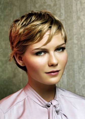 Стрижка «піксі» для круглого особи (42 фото): коротка зачіска «боб» на тонкі волосся, варіанти-2020 на середню довжину