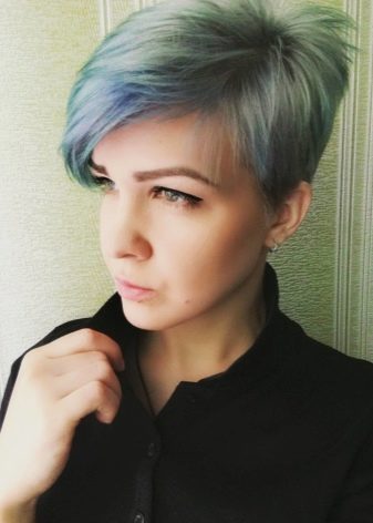 Стрижка пікс з чубчиком (47 фото): зачіска з довгою і подовженою набік чубом на короткі волосся, стрижка з косою чубчиком і поголеними скронями на волосся середньої довжини й інші варіанти