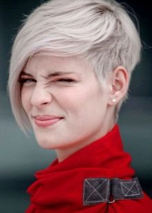 Стрижка пікс з чубчиком (47 фото): зачіска з довгою і подовженою набік чубом на короткі волосся, стрижка з косою чубчиком і поголеними скронями на волосся середньої довжини й інші варіанти