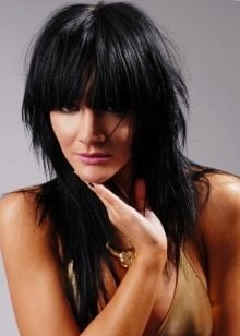 Стрижка шапочка на довге волосся (35 фото): особливості подовженою жіночої зачіски-шапки з чубком і без неї, підбір стрижки із збереженням довжини