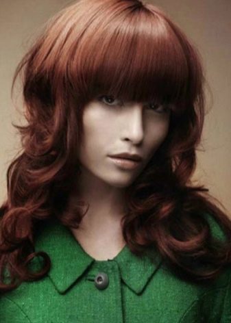 Стрижка шапочка на довге волосся (35 фото): особливості подовженою жіночої зачіски-шапки з чубком і без неї, підбір стрижки із збереженням довжини