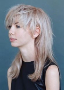 Стрижка шапочка на довге волосся (35 фото): особливості подовженою жіночої зачіски-шапки з чубком і без неї, підбір стрижки із збереженням довжини