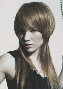 Стрижка шапочка на довге волосся (35 фото): особливості подовженою жіночої зачіски-шапки з чубком і без неї, підбір стрижки із збереженням довжини