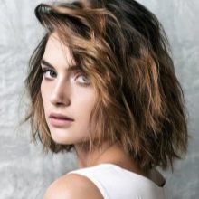 Стрижка шеггі (76 фото): особливості зачіски. Як її укладати в домашніх умовах? Стрижка на прямі і хвилясті волосся