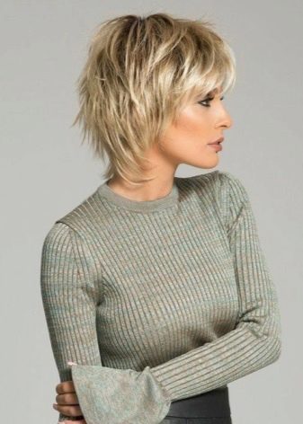 Стрижка шеггі (76 фото): особливості зачіски. Як її укладати в домашніх умовах? Стрижка на прямі і хвилясті волосся