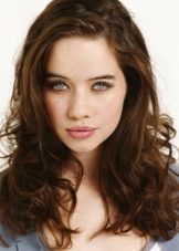 Стрижка «італійка» (51 фото): італійська жіноча зачіска на довге волосся, ідеї для жінок з чубком. Кому підходить «итальяночка»? Техніка виконання