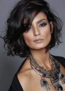 Стрижка «італійка» (51 фото): італійська жіноча зачіска на довге волосся, ідеї для жінок з чубком. Кому підходить «итальяночка»? Техніка виконання