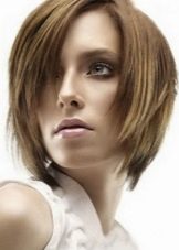 Стрижка «італійка» на коротке волосся (28 фото): італійська жіноча зачіска з чубком і без неї, техніка виконання стрижки для дівчат з тонкими, кучерявими і прямими волоссям