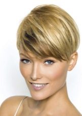 Стрижка «італійка» на коротке волосся (28 фото): італійська жіноча зачіска з чубком і без неї, техніка виконання стрижки для дівчат з тонкими, кучерявими і прямими волоссям