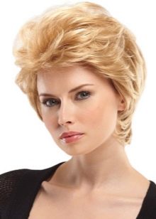 Стрижка «італійка» на коротке волосся (28 фото): італійська жіноча зачіска з чубком і без неї, техніка виконання стрижки для дівчат з тонкими, кучерявими і прямими волоссям