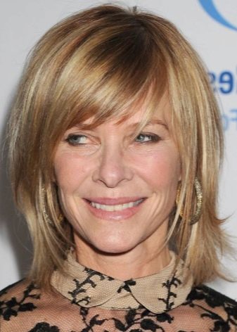 Стрижка «італійка» на середні волосся (45 фото): італійські жіночі зачіски з чубком і без неї, йде стрижка дівчатам з хвилястим волоссям середньої довжини?