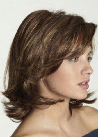 Стрижка «італійка» на середні волосся (45 фото): італійські жіночі зачіски з чубком і без неї, йде стрижка дівчатам з хвилястим волоссям середньої довжини?