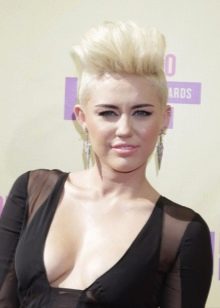 Стрижка «треш»: особливості зачісок для жінок з короткими і довгими волоссям. Як укладати стрижку дівчини з волоссям середньої довжини?