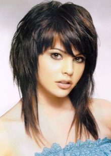 Стрижка «треш»: особливості зачісок для жінок з короткими і довгими волоссям. Як укладати стрижку дівчини з волоссям середньої довжини?