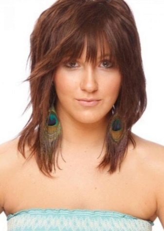 Стрижки дебют (52 фото): жіночі зачіски на довге і коротке волосся, тонкощі техніки їх виконання. Як виглядають стрижка на хвилястих волоссі?