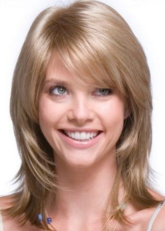 Стрижки дебют (52 фото): жіночі зачіски на довге і коротке волосся, тонкощі техніки їх виконання. Як виглядають стрижка на хвилястих волоссі?