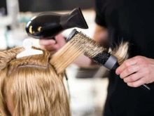 Стрижки дебют (52 фото): жіночі зачіски на довге і коротке волосся, тонкощі техніки їх виконання. Як виглядають стрижка на хвилястих волоссі?