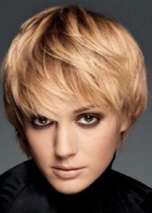 Стрижки дебют (52 фото): жіночі зачіски на довге і коротке волосся, тонкощі техніки їх виконання. Як виглядають стрижка на хвилястих волоссі?