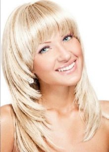 Стрижки дебют (52 фото): жіночі зачіски на довге і коротке волосся, тонкощі техніки їх виконання. Як виглядають стрижка на хвилястих волоссі?