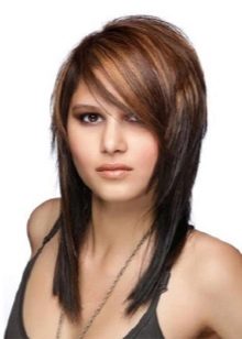 Стрижки дебют (52 фото): жіночі зачіски на довге і коротке волосся, тонкощі техніки їх виконання. Як виглядають стрижка на хвилястих волоссі?