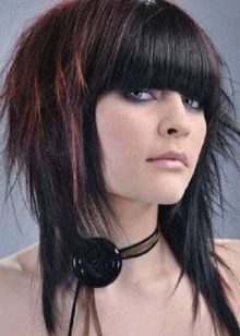 Стрижки дебют (52 фото): жіночі зачіски на довге і коротке волосся, тонкощі техніки їх виконання. Як виглядають стрижка на хвилястих волоссі?