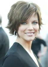 Стрижки дебют (52 фото): жіночі зачіски на довге і коротке волосся, тонкощі техніки їх виконання. Як виглядають стрижка на хвилястих волоссі?