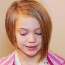 Стрижки для дівчаток (73 фото): як підстригти дівчинку вдома? Оригінальні дитячі модні стрижки на довгі і середні волосся