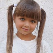 Стрижки для дівчаток (73 фото): як підстригти дівчинку вдома? Оригінальні дитячі модні стрижки на довгі і середні волосся