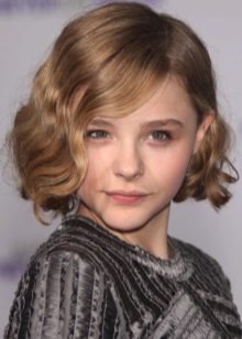 Стрижки для дівчаток (73 фото): як підстригти дівчинку вдома? Оригінальні дитячі модні стрижки на довгі і середні волосся