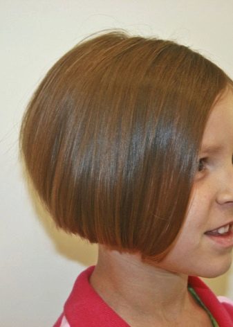 Стрижки для дівчаток (73 фото): як підстригти дівчинку вдома? Оригінальні дитячі модні стрижки на довгі і середні волосся