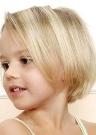 Стрижки для дівчаток (73 фото): як підстригти дівчинку вдома? Оригінальні дитячі модні стрижки на довгі і середні волосся