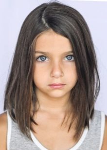 Стрижки для дівчаток (73 фото): як підстригти дівчинку вдома? Оригінальні дитячі модні стрижки на довгі і середні волосся