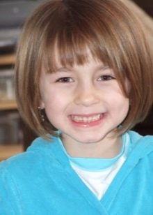 Стрижки для дівчаток (73 фото): як підстригти дівчинку вдома? Оригінальні дитячі модні стрижки на довгі і середні волосся