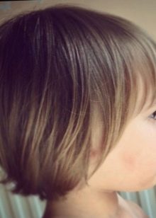 Стрижки для дівчаток (73 фото): як підстригти дівчинку вдома? Оригінальні дитячі модні стрижки на довгі і середні волосся