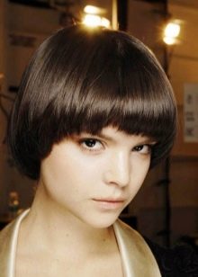 Стрижки для дівчаток (73 фото): як підстригти дівчинку вдома? Оригінальні дитячі модні стрижки на довгі і середні волосся