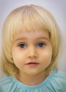 Стрижки для дівчаток (73 фото): як підстригти дівчинку вдома? Оригінальні дитячі модні стрижки на довгі і середні волосся