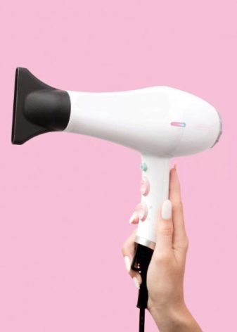 Стрижки для короткого кучерявого волосся (72 фото): модні жіночі стрижки для кучерявого волосся 2020, стрижки для дам з круглим обличчям і кучерявим волоссям