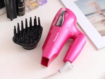 Стрижки для короткого кучерявого волосся (72 фото): модні жіночі стрижки для кучерявого волосся 2020, стрижки для дам з круглим обличчям і кучерявим волоссям