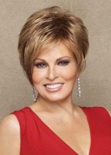 Стрижки для повних жінок (67 фото): обираємо модні зачіски для повних дівчат за типом особи. Які стрижки підходять на середні і довгі волосся?