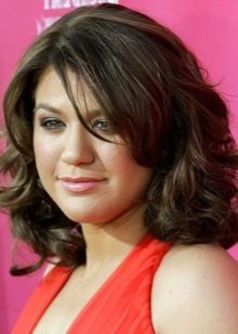 Стрижки для повних жінок (67 фото): обираємо модні зачіски для повних дівчат за типом особи. Які стрижки підходять на середні і довгі волосся?