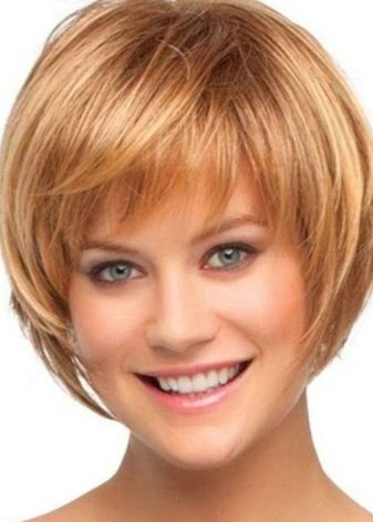 Стрижки для повних жінок (67 фото): обираємо модні зачіски для повних дівчат за типом особи. Які стрижки підходять на середні і довгі волосся?