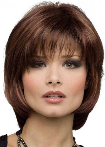 Стрижки для повних жінок (67 фото): обираємо модні зачіски для повних дівчат за типом особи. Які стрижки підходять на середні і довгі волосся?