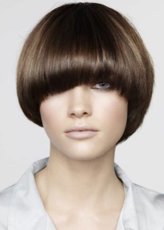 Стрижки для повних жінок (67 фото): обираємо модні зачіски для повних дівчат за типом особи. Які стрижки підходять на середні і довгі волосся?