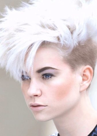 Стрижки для повних жінок (67 фото): обираємо модні зачіски для повних дівчат за типом особи. Які стрижки підходять на середні і довгі волосся?