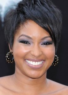 Стрижки для повних жінок (67 фото): обираємо модні зачіски для повних дівчат за типом особи. Які стрижки підходять на середні і довгі волосся?