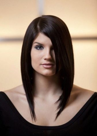 Стрижки на тонкі волосся середньої довжини (65 фото): жіночі стрижки для дівчат з рідкими і рідкісними волоссям, модні зачіски з чубком і без неї для кучерявих і прямих волосся
