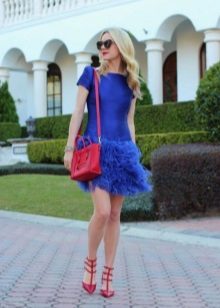 Сукня під червоні туфлі (63 фото): червона сукня з червоними туфлями, які туфлі підійдуть до червоного плаття, які кольори краще поєднуються