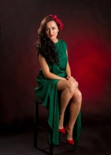 Сукня під червоні туфлі (63 фото): червона сукня з червоними туфлями, які туфлі підійдуть до червоного плаття, які кольори краще поєднуються