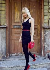 Сукня під червоні туфлі (63 фото): червона сукня з червоними туфлями, які туфлі підійдуть до червоного плаття, які кольори краще поєднуються